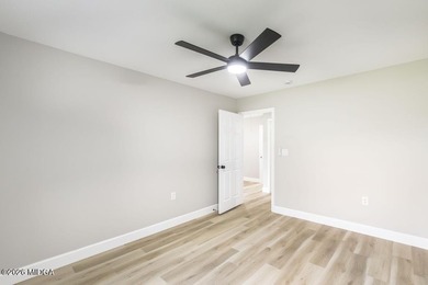 Gorgeous home, completely rebuilt and like new! And there's - photo 27
