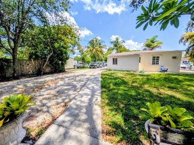 2 separate units. 2bed 1 bath front house, 1 bed 1 bath plus den - photo 27