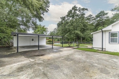 Gorgeous home, completely rebuilt and like new! And there's - photo 33