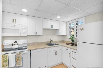 First Floor 1/1.5 Condo with Golf Course View. Check out this - photo 4