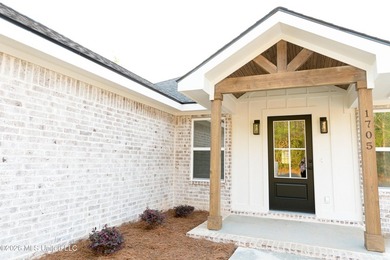 Welcome to this beautiful new construction home featuring 3 - photo 2