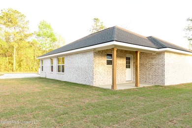 Welcome to this beautiful new construction home featuring 3 - photo 4