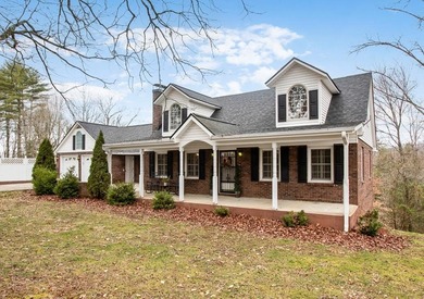 Lake Hiwassee Home For Sale in Murphy North Carolina