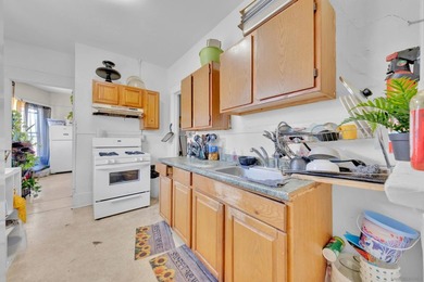 Rare triplex opportunity on a 7,512 sq. ft. lot featuring one - photo 14