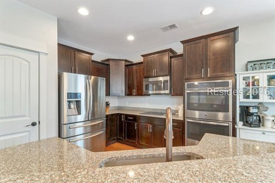 This beautiful 5-bedroom home in Rose Dhu Creek, built in 2014 - photo 17