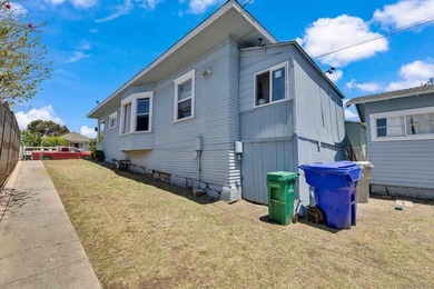 Rare triplex opportunity on a 7,512 sq. ft. lot featuring one - photo 17
