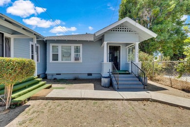 Rare triplex opportunity on a 7,512 sq. ft. lot featuring one - photo 19