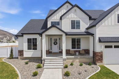 NEW PRICE! Nearly an acre. Newer construction. One of Mapleton's - photo 2