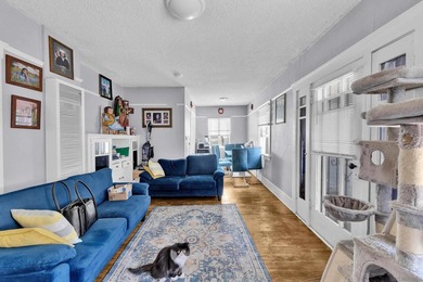 Rare triplex opportunity on a 7,512 sq. ft. lot featuring one - photo 29