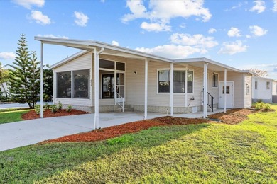 Spacious 2 bedroom, 2 bath home on a corner lot in the desirable - photo 1