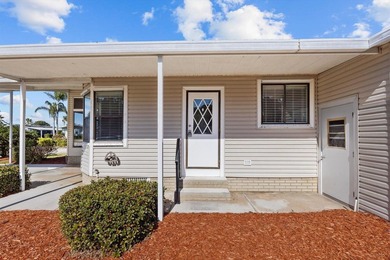 Spacious 2 bedroom, 2 bath home on a corner lot in the desirable - photo 4