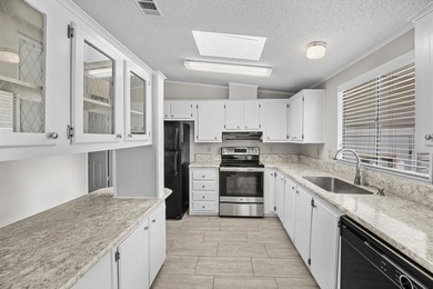 Spacious 2 bedroom, 2 bath home on a corner lot in the desirable - photo 6