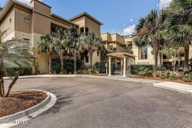 Updated Lock Off Investment Opportunity Experience resort living - photo 2