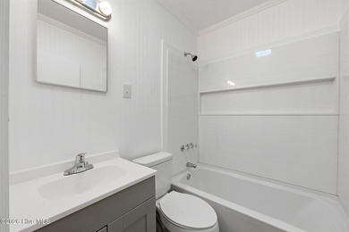 Updated two-bedroom one-bathroom home within minutes of medical - photo 13