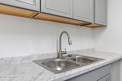 Updated two-bedroom one-bathroom home within minutes of medical - photo 17