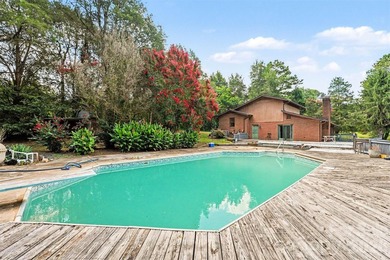 Welcome to this beautifully updated 3-bed, 2-bath home in the - photo 23