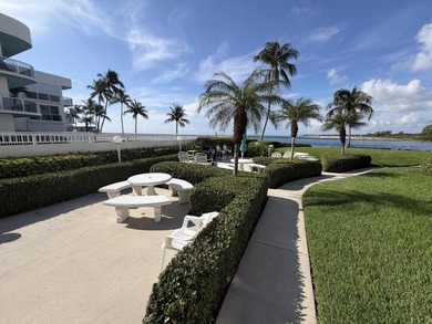 Oceanfront/Inlet penthouse w/straight south exposure, 2 units - photo 27
