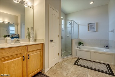 Lakefront Oasis with Stunning Panoramic Views, Pool & Modern - photo 33