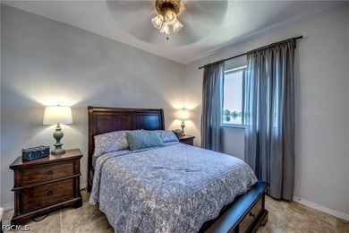 Lakefront Oasis with Stunning Panoramic Views, Pool & Modern - photo 34