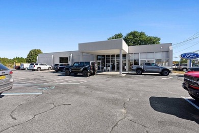 Newly listed, this commercial building is located in a prime - photo 3