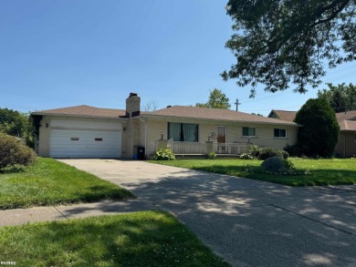 Lake Home Sale Pending in Mount Clemens, Michigan