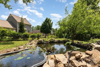 Stunning and spacious 4-bedroom, 2.5-bath home located in the - photo 4