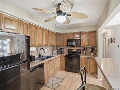 Premium, worry-free living in Bloomfield Hills! This 2nd-floor - photo 7