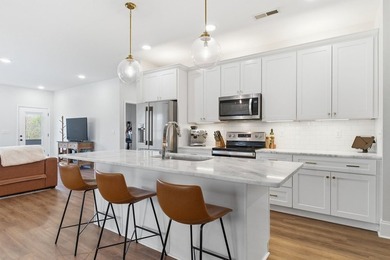 HUGE PRICE REDUCTION! MOTIVATED SELLERS! BRING ALL OFFERS! - photo 11