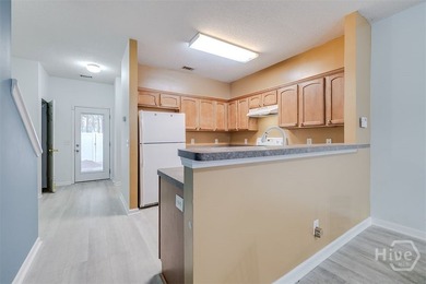 Beautiful 2BR, 2.5BA 1,348sqft 2-Story Townhome in Southside - photo 6