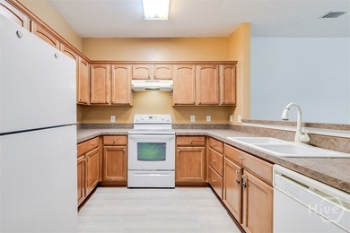 Beautiful 2BR, 2.5BA 1,348sqft 2-Story Townhome in Southside - photo 7