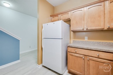 Beautiful 2BR, 2.5BA 1,348sqft 2-Story Townhome in Southside - photo 9