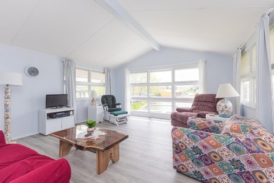 Snag your slice of lake life on the all-sports Hamilton Lake! - photo 22