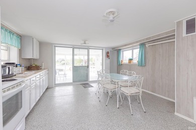 Snag your slice of lake life on the all-sports Hamilton Lake! - photo 23