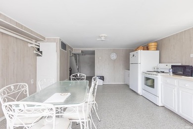 Snag your slice of lake life on the all-sports Hamilton Lake! - photo 27