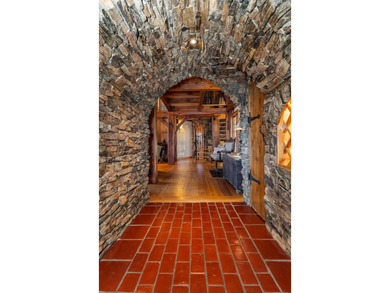 Very private enchanting English Tudor with Scandinavian old - photo 33