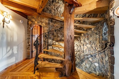 Very private enchanting English Tudor with Scandinavian old - photo 36
