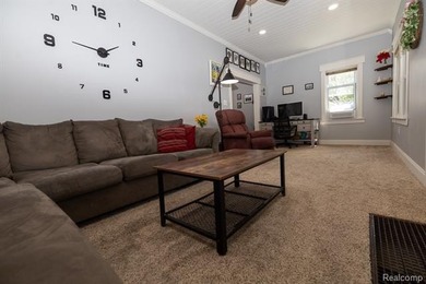 **Offers due Tuesday, July 21st at 6:00pm** Charming, move-in - photo 6