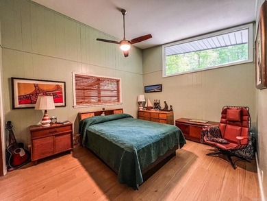 Lake living in HSV! So many options for this mid-century beauty - photo 15