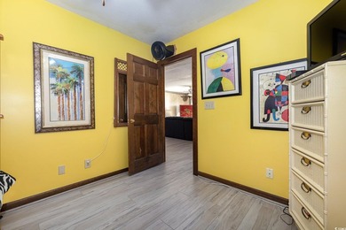 Welcome to this charming two-bedroom, two-bathroom end-unit - photo 20