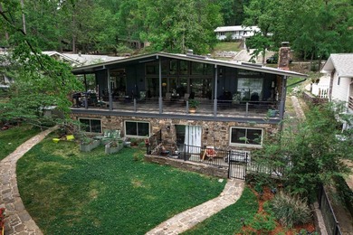 Lake living in HSV! So many options for this mid-century beauty - photo 28