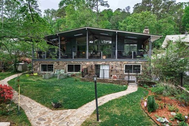 Lake living in HSV! So many options for this mid-century beauty - photo 29