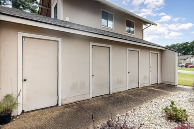 Welcome to this charming two-bedroom, two-bathroom end-unit - photo 31