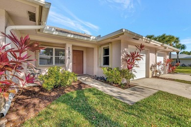 Priced to sell immediately! This move-in ready 2/2/1 townhome in - photo 1