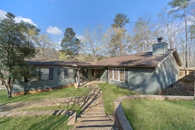 WE HAVE REDUCED THE PRICE. 5 bedroom 3 bath house with 200 feet - photo 2