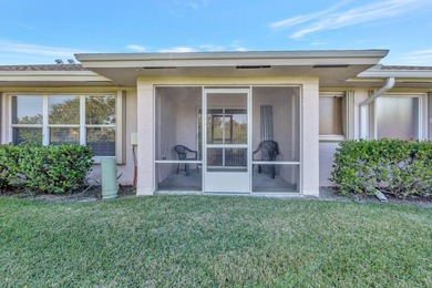Priced to sell immediately! This move-in ready 2/2/1 townhome in - photo 2