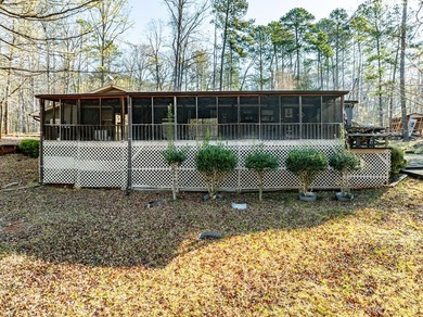 WE HAVE REDUCED THE PRICE. 5 bedroom 3 bath house with 200 feet - photo 4