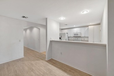 Priced to sell immediately! This move-in ready 2/2/1 townhome in - photo 9