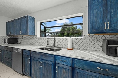 FULLY REMODELED LAKE MURVAUL RETREAT - 7 BEDROOMS - BOATHOUSE - - photo 15