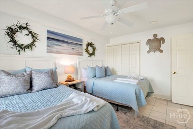Amazing two bedroom, two bath beachside condo offering direct - photo 5