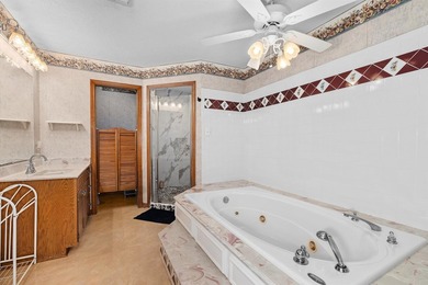 FULLY REMODELED LAKE MURVAUL RETREAT - 7 BEDROOMS - BOATHOUSE - - photo 26